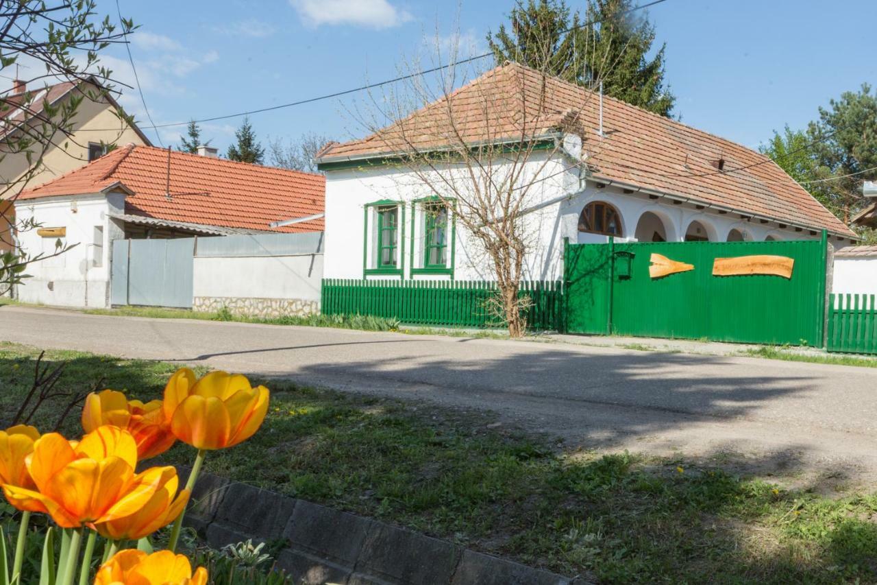 Gadoros Vendeghaz Hotel Egerszalok Exterior photo